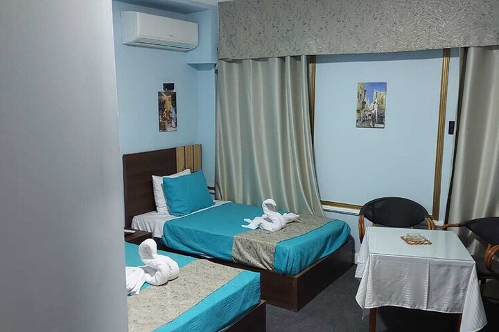 Room 17 of 40
