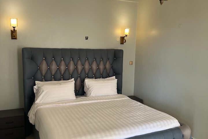 Room 11 of 17
