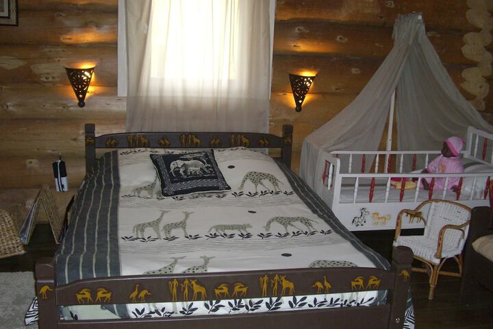 Room 9 of 18