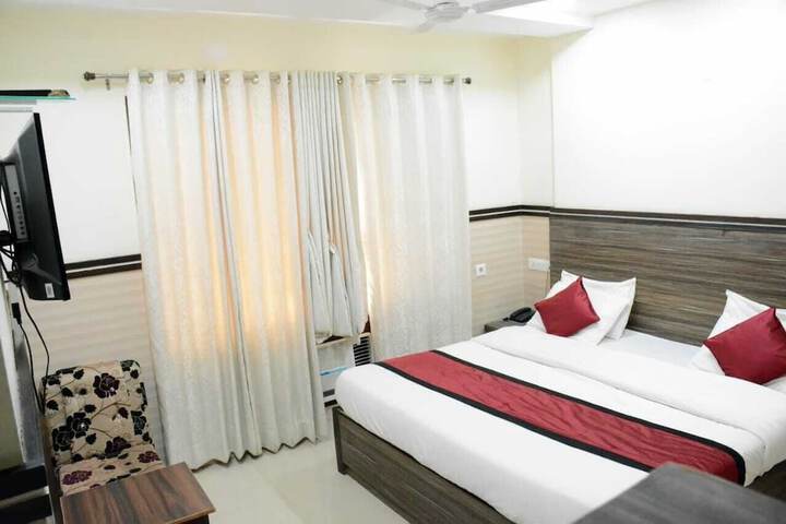 Room 5 of 15