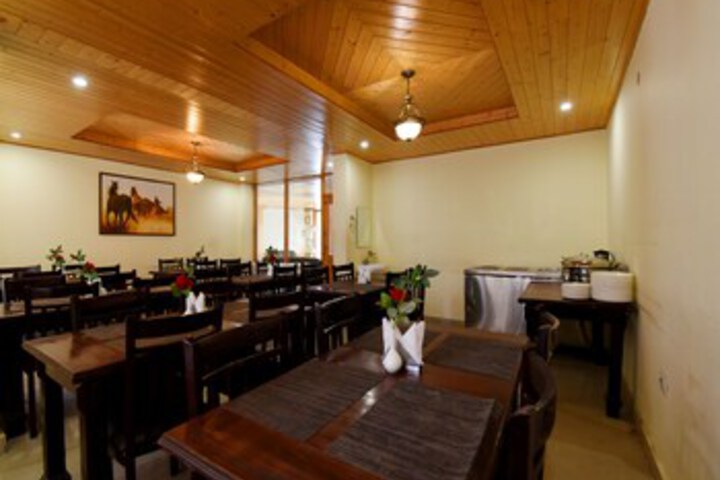 Dining 6 of 26