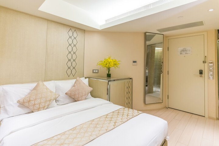 Room 21 of 48