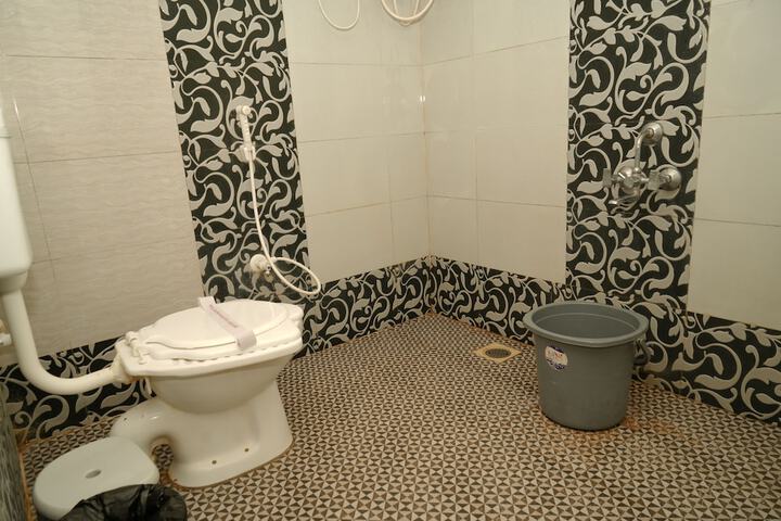 Room 14 of 16