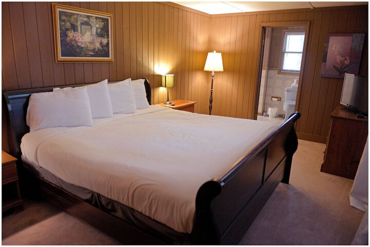 Room 81 of 400