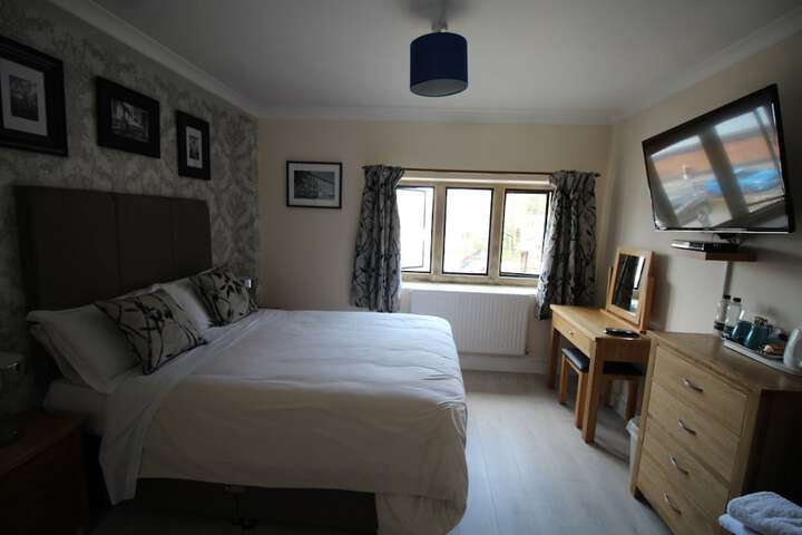 Room 28 of 77