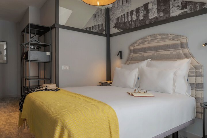 Room 2 of 39