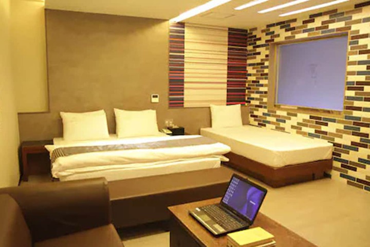 Room 18 of 29