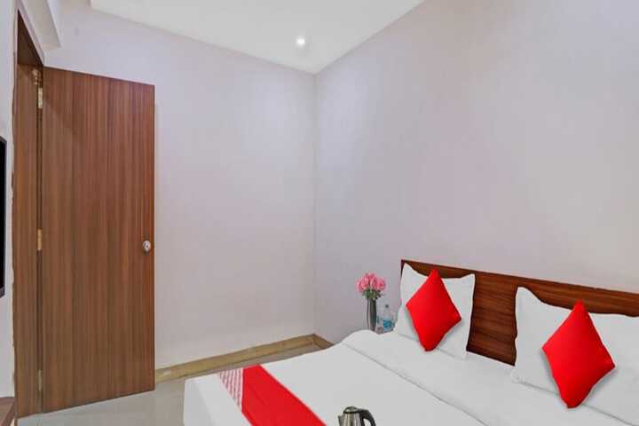 Room 5 of 6