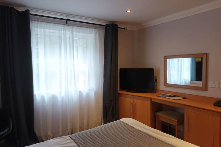 Room 34 of 47