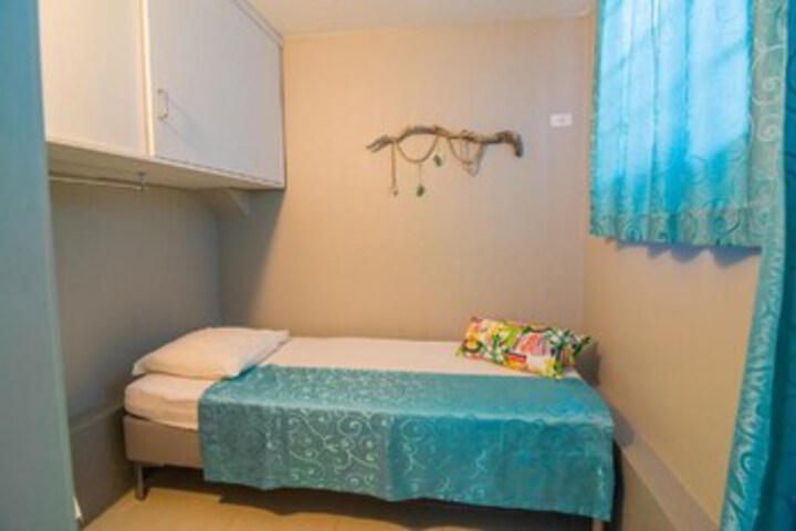 Room 4 of 13