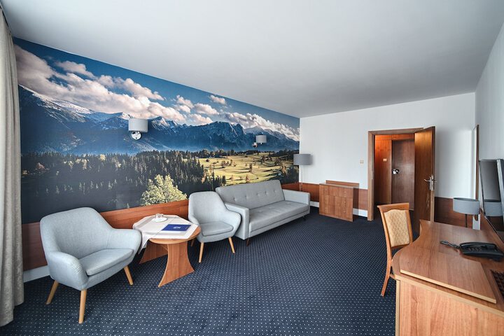 Room 30 of 86