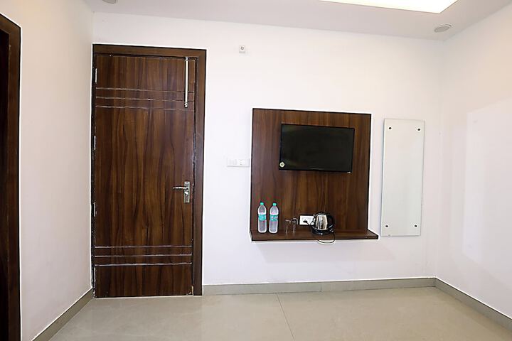 Room 9 of 47