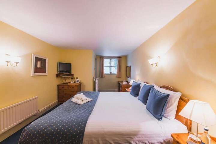 Room 6 of 32