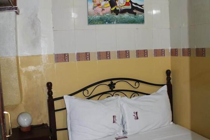 Room 8 of 37