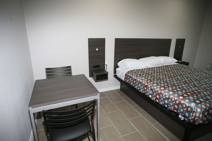 Room 11 of 21