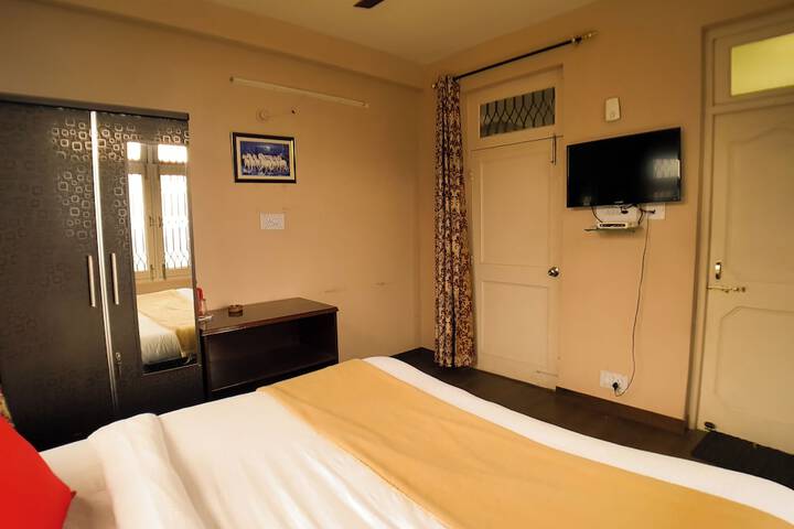 Room 8 of 81