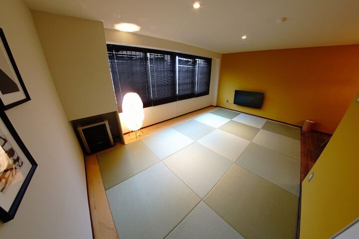 Room 8 of 27