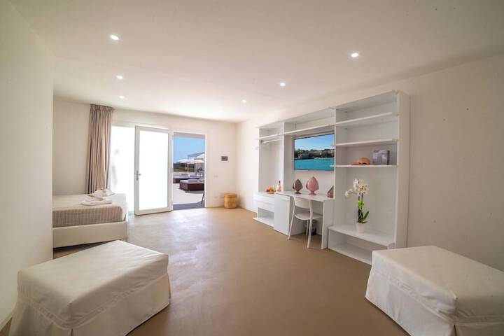Room 2 of 19