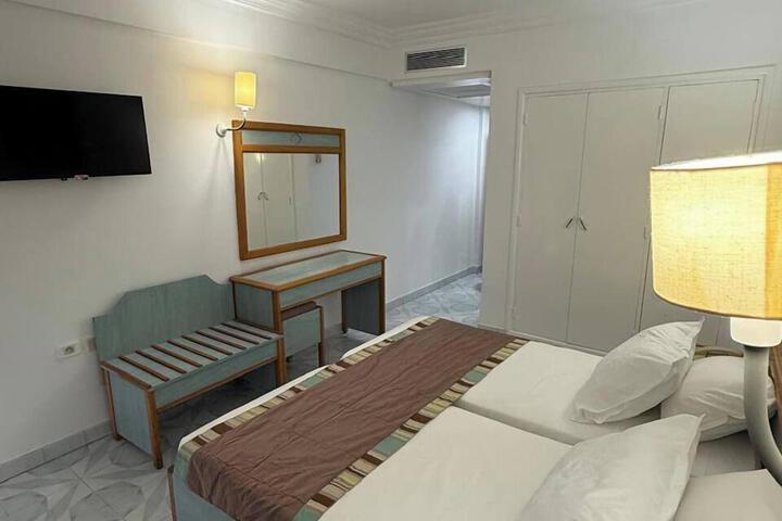 Room 13 of 13