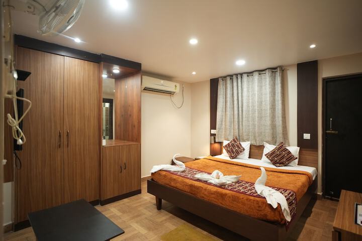 Room 6 of 20
