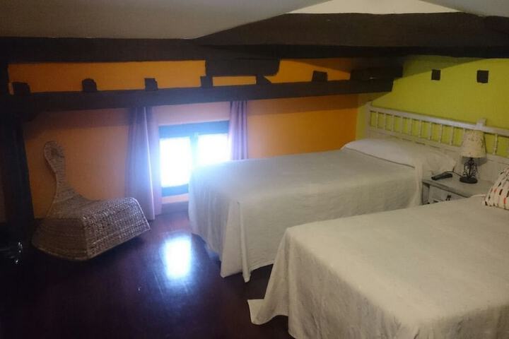 Room 7 of 17