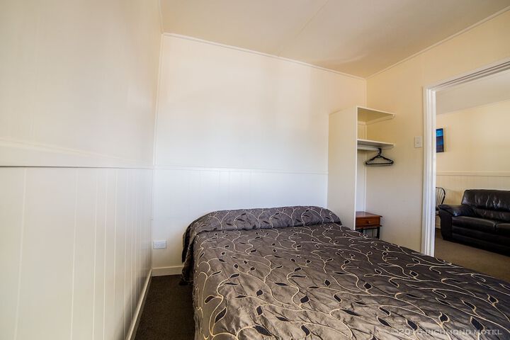 Room 22 of 64