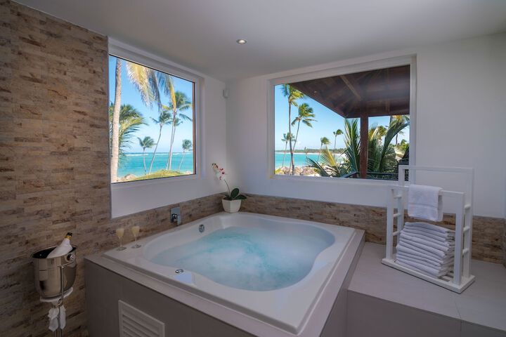 Hot Tub 12 of 58