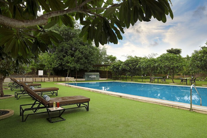 Pool 43 of 103
