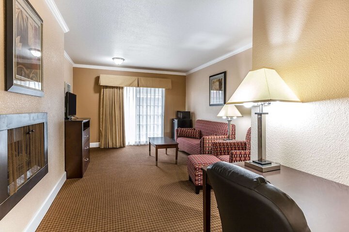 Room 28 of 45