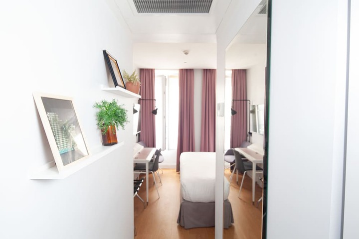 Room 12 of 41