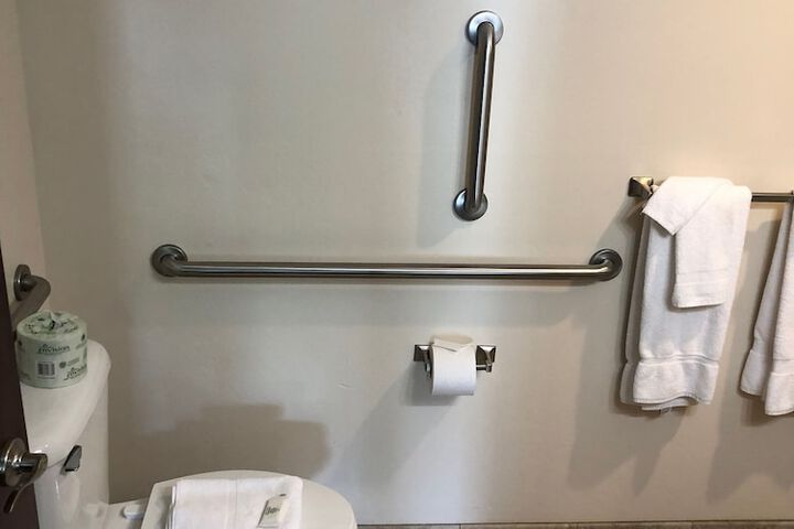 Room 16 of 32