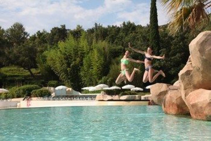Pool 180 of 228