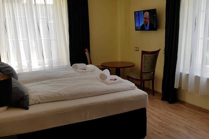 Room 15 of 79