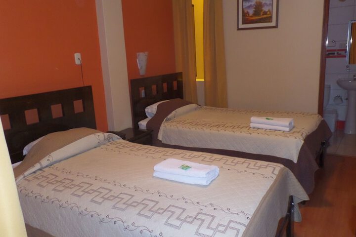 Room 11 of 32