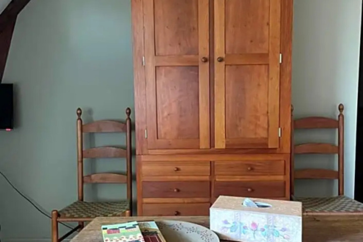 Room 5 of 10