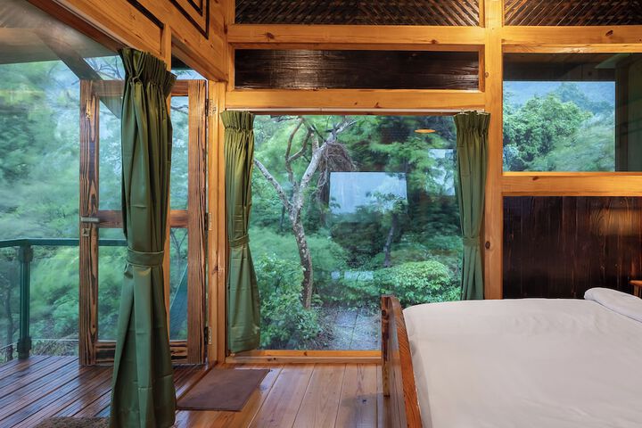 Room 4 of 14
