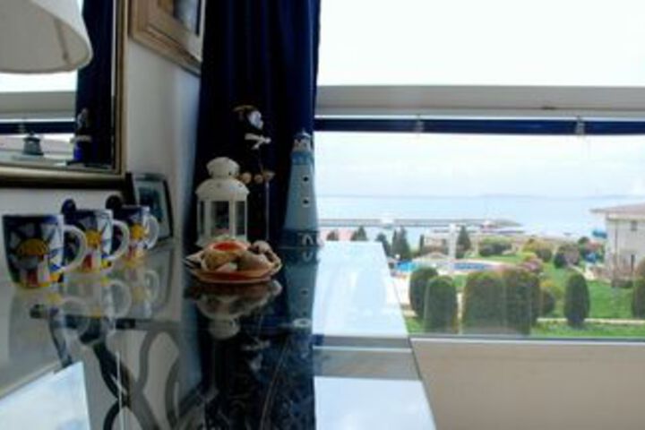 Room 13 of 26