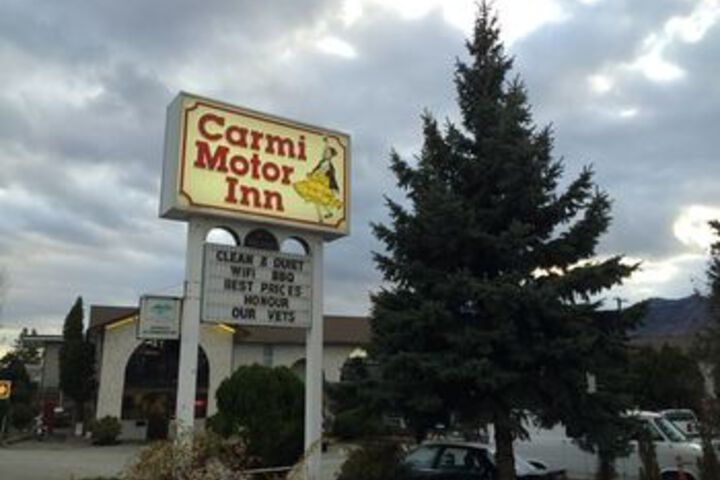 Carmi Motor Inn