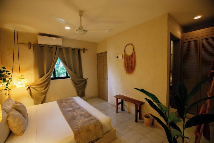 Room 15 of 117