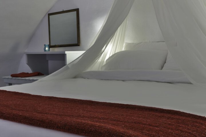 Room 6 of 32