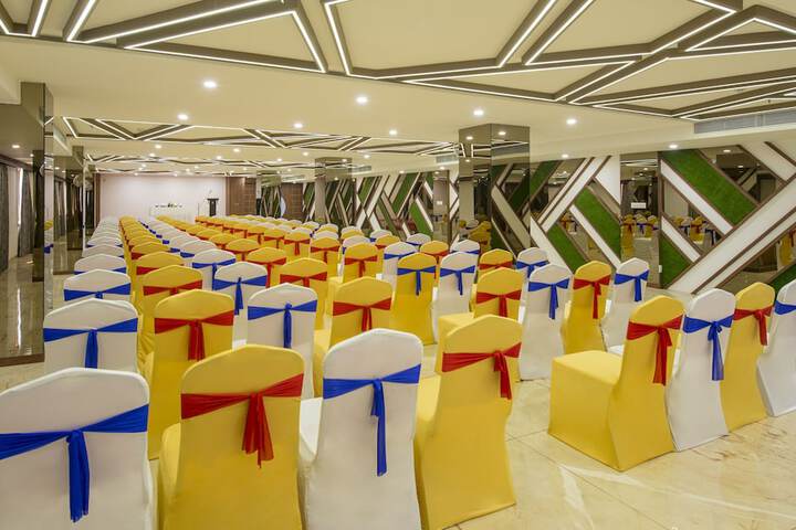 Ballroom/Hall 37 of 46