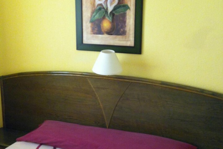 Room 8 of 43