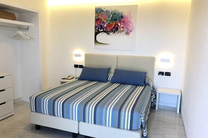 Room 10 of 51