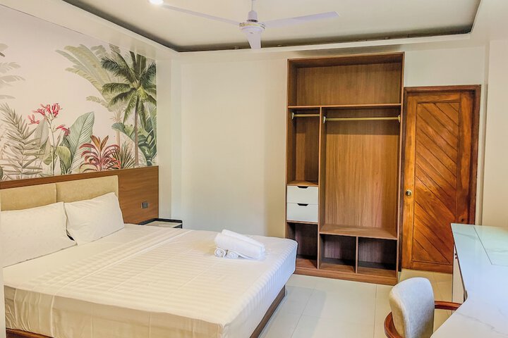 Room 16 of 30