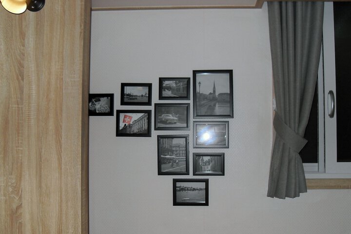 Room 10 of 42