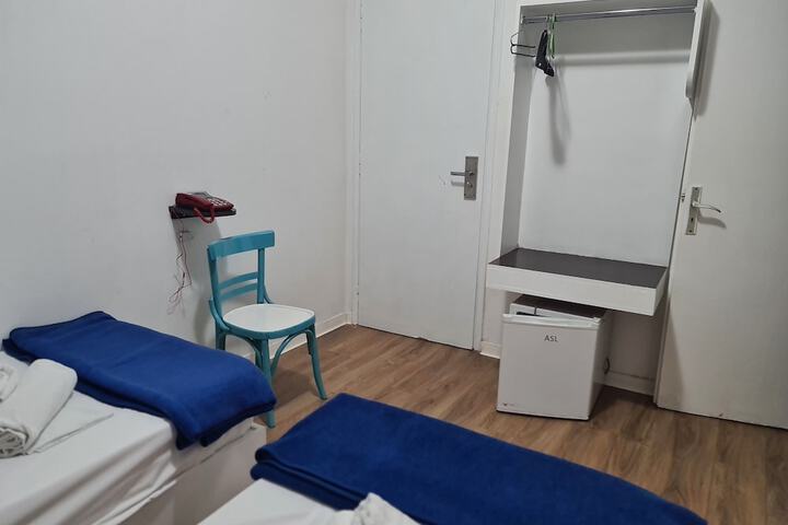 Room 51 of 103