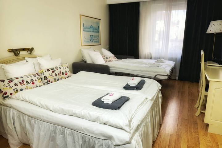 Room 16 of 47