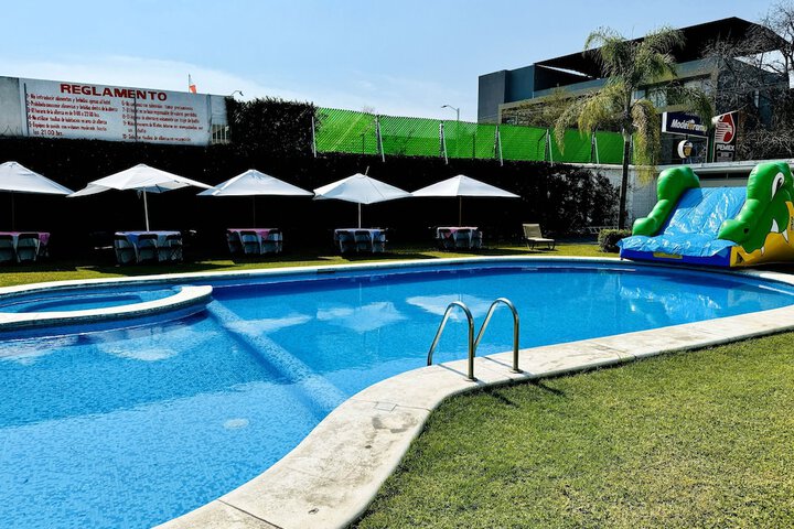 Pool 24 of 41