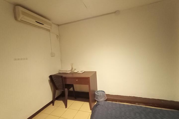 Room 12 of 19
