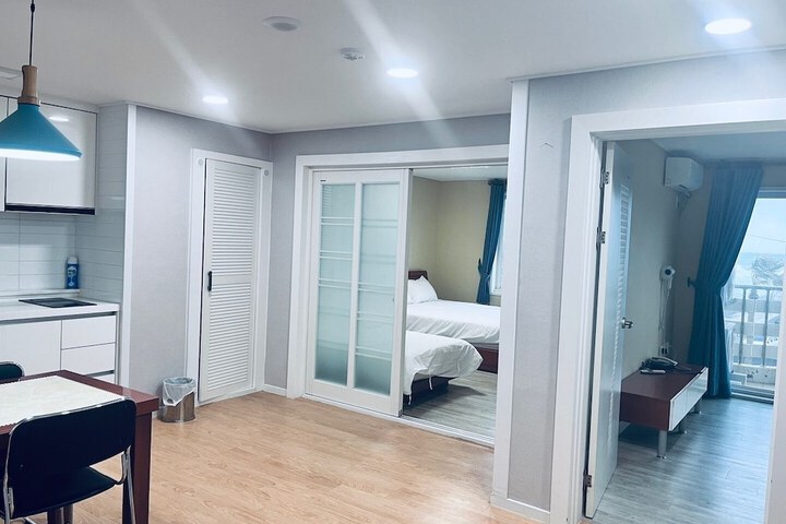 Room 25 of 73